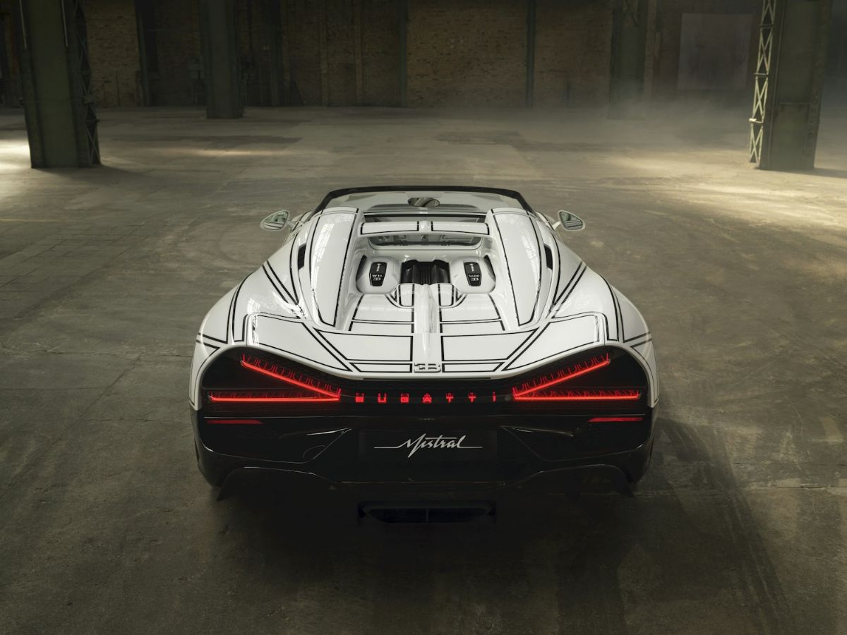 Νέα «πορσελάνινη» Bugatti Mistral Blanc Εternel 